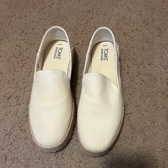 TOMS New women’s shoes especially Cream Canvas Slip-Ons size 9 - Picture 6 of 13